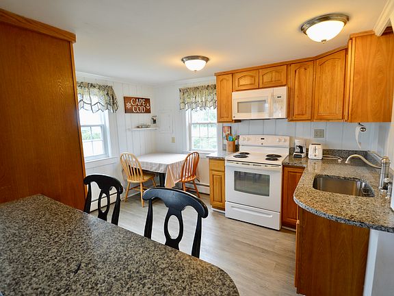 Granite and dining spots