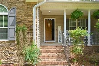 104 Cedar Ln — Photo 8