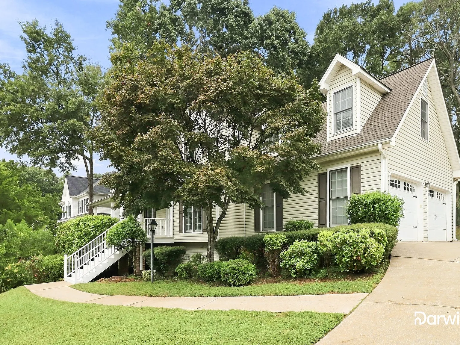 3 bed, 2.5 bath, 2188 sqft, $2,600 — Photo 2