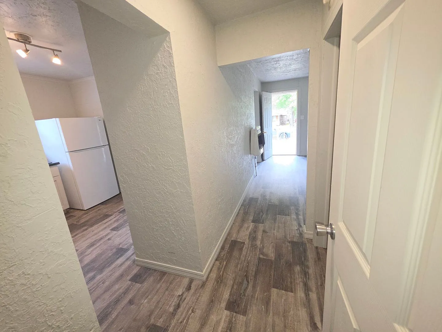 2 bed, 1.0 bath, 720 sqft, $950 — Photo 4