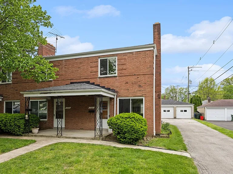723 Village Dr — Photo 22