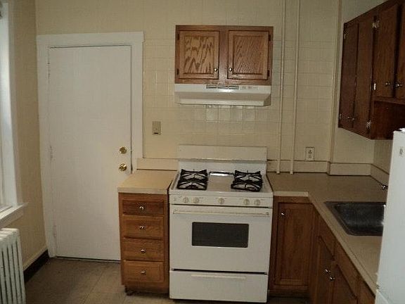 3rd image of 8 S Harrison St