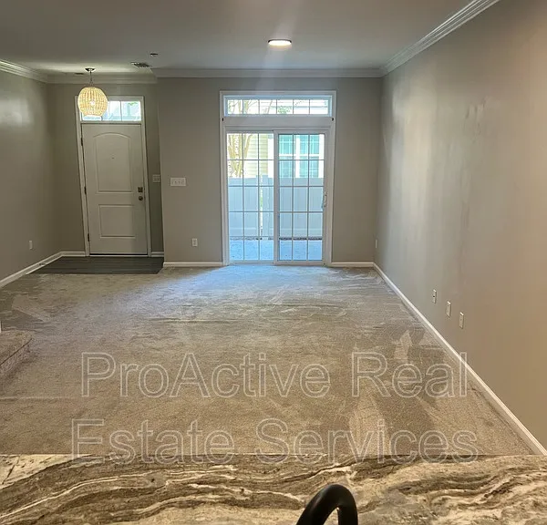 305 Herons Cv — Photo 4