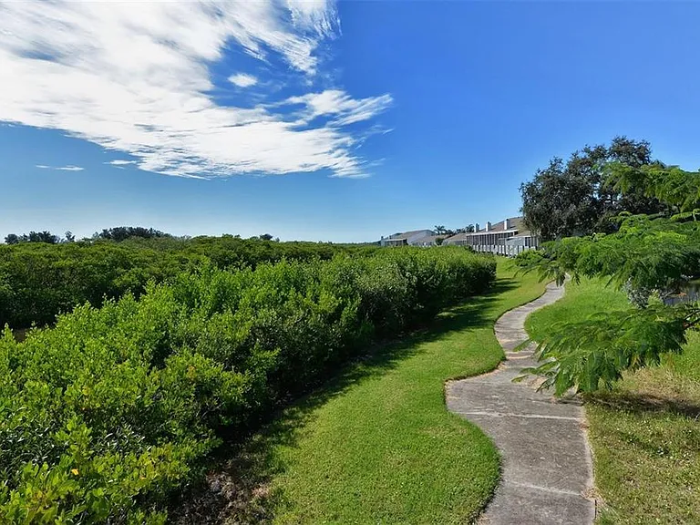 923 Sandpiper Cir #923 — Photo 41