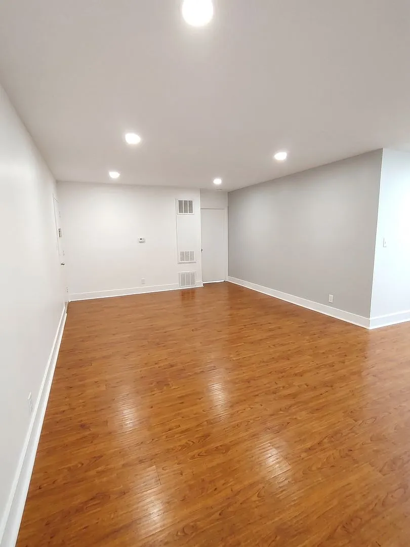 1540 N. Laurel Ave. — Photo 4