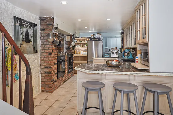 Rented by Compass | media 17