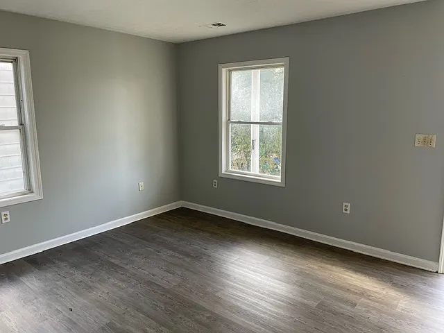 2038 Silver St — Photo 4