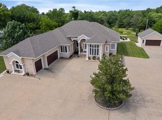 1702 Cedar Ridge Rd, Parsons, KS 67357