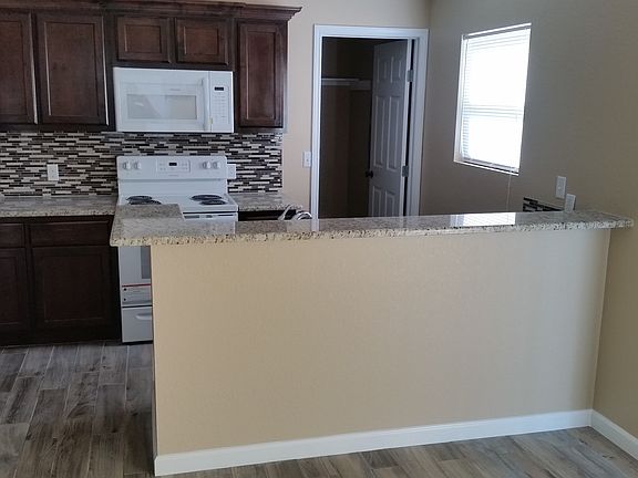 4th image of 1406 Elyse Dr