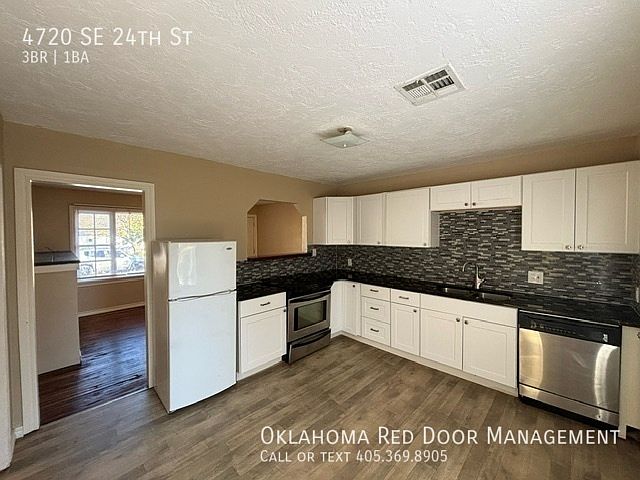 1st image of 4720 SE 24th St