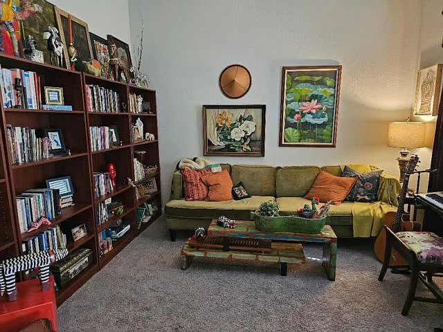 4 bed, 2.0 bath, 2000 sqft, $2,350 — Photo 4