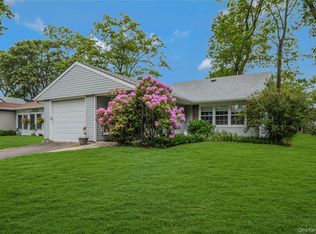 151 Laurance Ln, Ridge, NY 11961