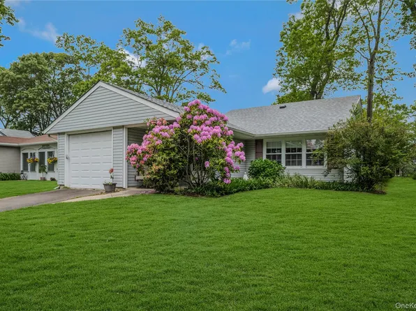 151 Laurance Lane, Ridge, NY 11961