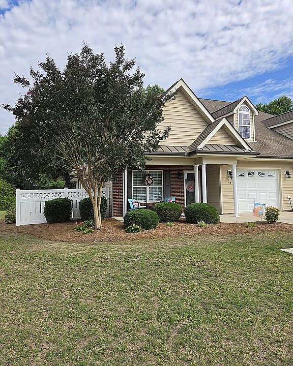 1st image of 94 Glenfield Dr