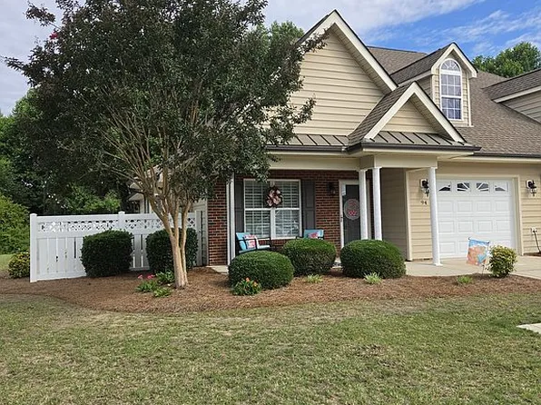 94 Glenfield Dr, Dunn, NC 28334