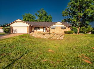 1826 W McGill Cir, Eufaula, OK 74432