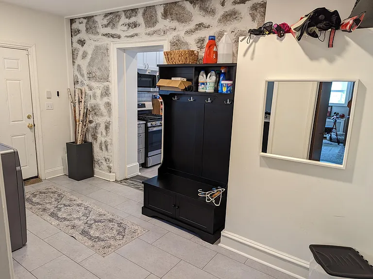 3504 Ainslie St — Photo 12