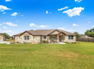 106 Laurel Oak Cir, Cuero, TX 77954