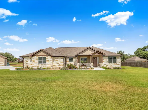106 Laurel Oak Cir, Cuero, TX 77954