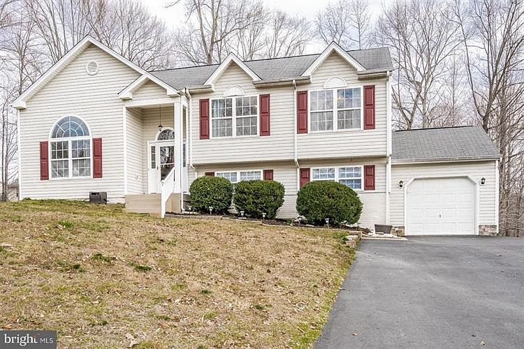 1st image of 7 Ebony Ct