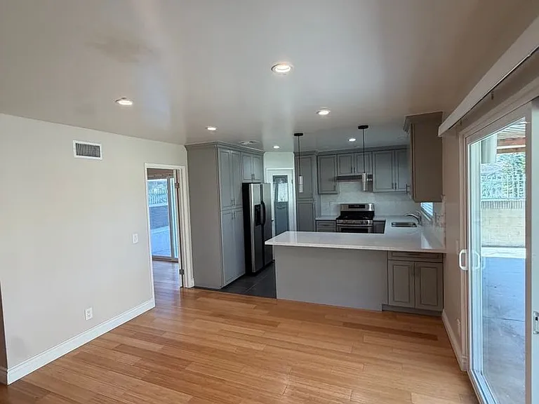 927 Redlen Ave — Photo 30