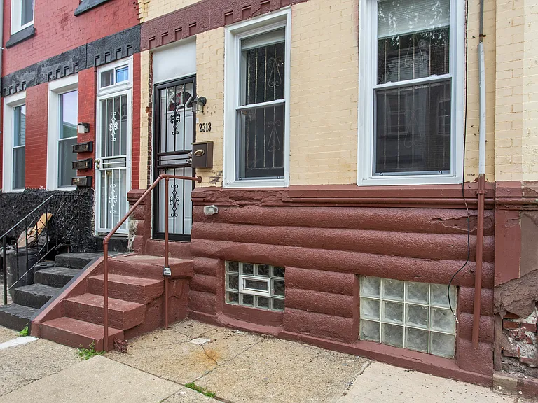 2313 N Carlisle St — Photo 2