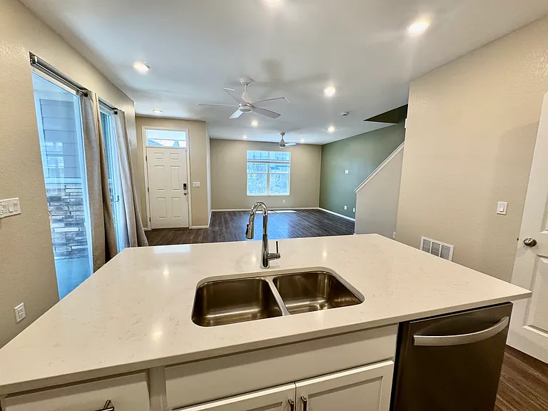 765 N Shawnee St — Photo 9