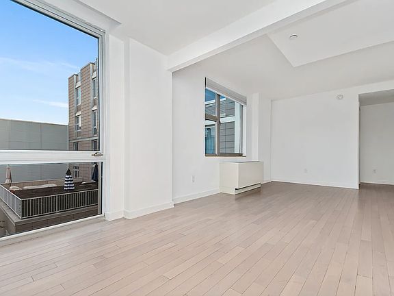 4th image of 250 Bedford Ave #310