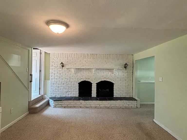 Garvey Dr — Photo 3