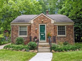 710 W Parker Ave, Madison Heights, MI