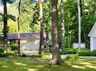 5500 Hartland Rd, Fenton, MI 48430