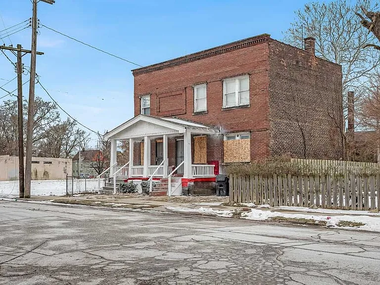 1260 E 61st St #A — Photo 11