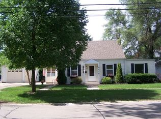 912 Franklin St, Dekalb, IL 60115