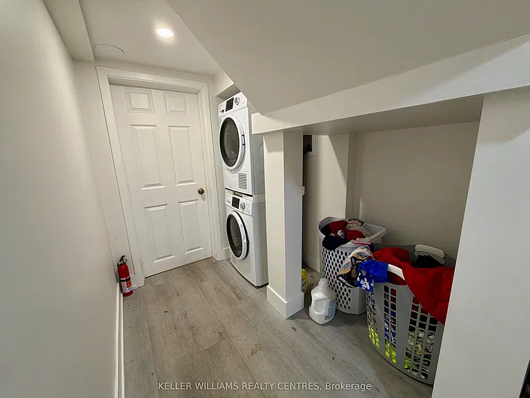 9 Sanderson Rd #LOWER — Photo 6