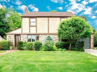 579 Clarendon Ct, River Edge, NJ 07661