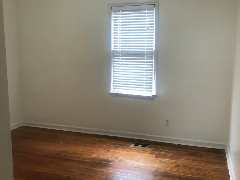 1722 Mitchell Ave — Photo 11