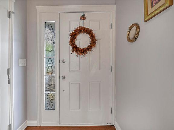 5th image of 7216 Bromfield Dr