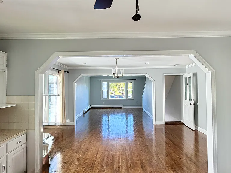 29 Belmont Cir — Photo 2