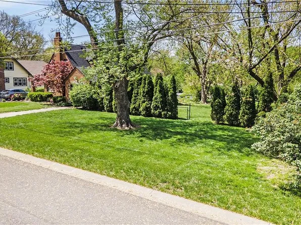 5232 Lowell St, Overland Park, KS 66202