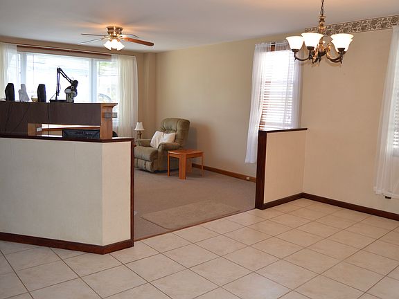 5th image of 35 Burgher Ave