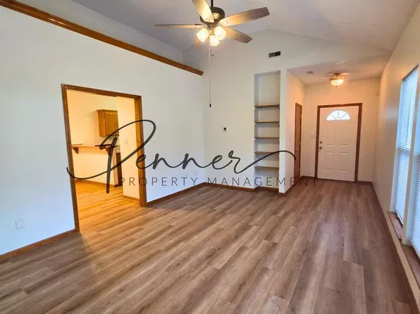 1272 Granada Dr, Raymore, MO 64083