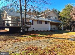 7 Lantern Ln, Berkeley Springs, WV 25411