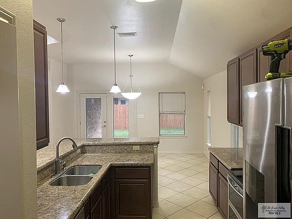 4th image of 3304 Camden Pl
