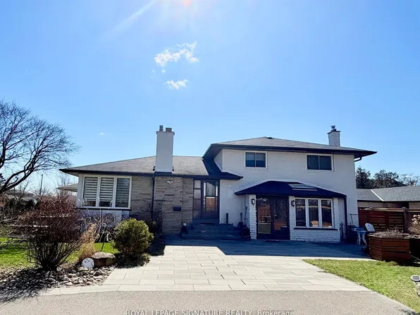 2263 Harcourt Cres, Mississauga, ON L4Y 1W3