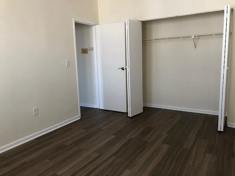 Apt. #4I