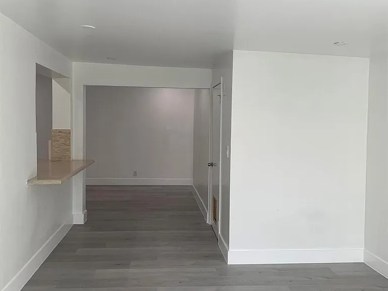 4005 NW 76th Ave — Photo 13