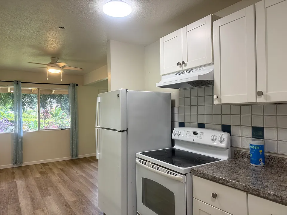 15-2702 Maikoiko St