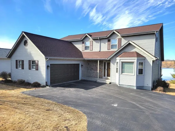 N4875 Sinissippi Point Rd, Juneau, WI 53039