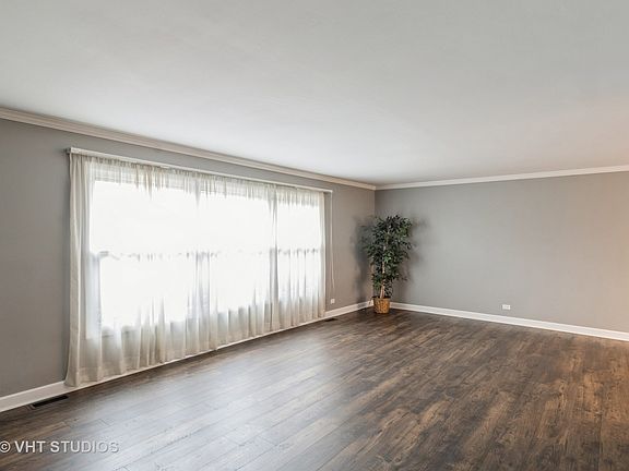 5th image of 7123 Longmeadow Ln