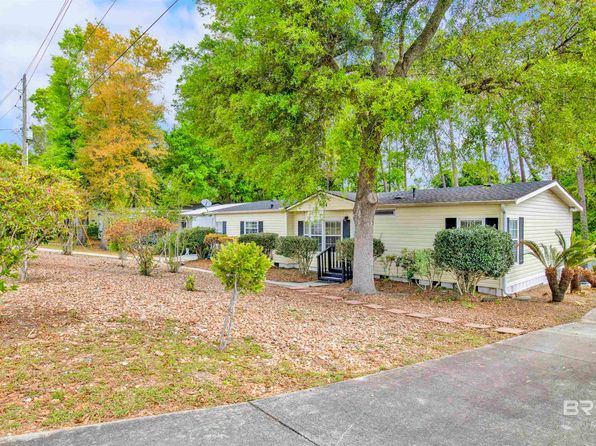 1754 Spanish Cove Dr S, Lillian, AL 36549